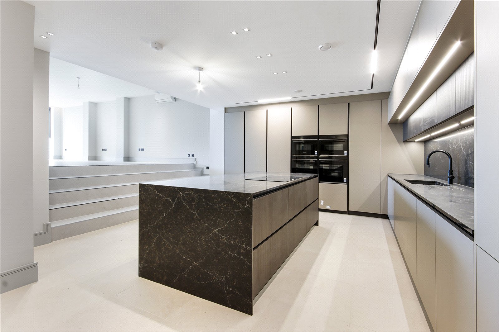 5 bedroom detached new house for sale 0