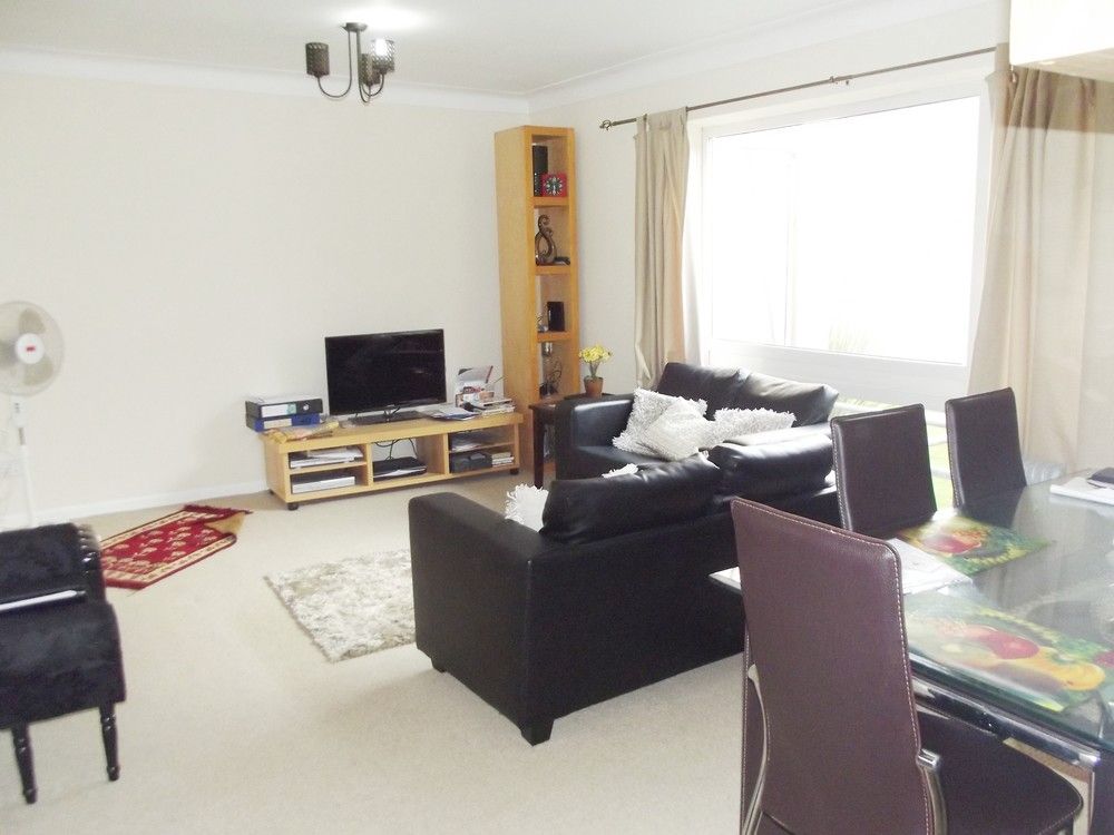 Flat 47, Thorne House, Manchester photo 5