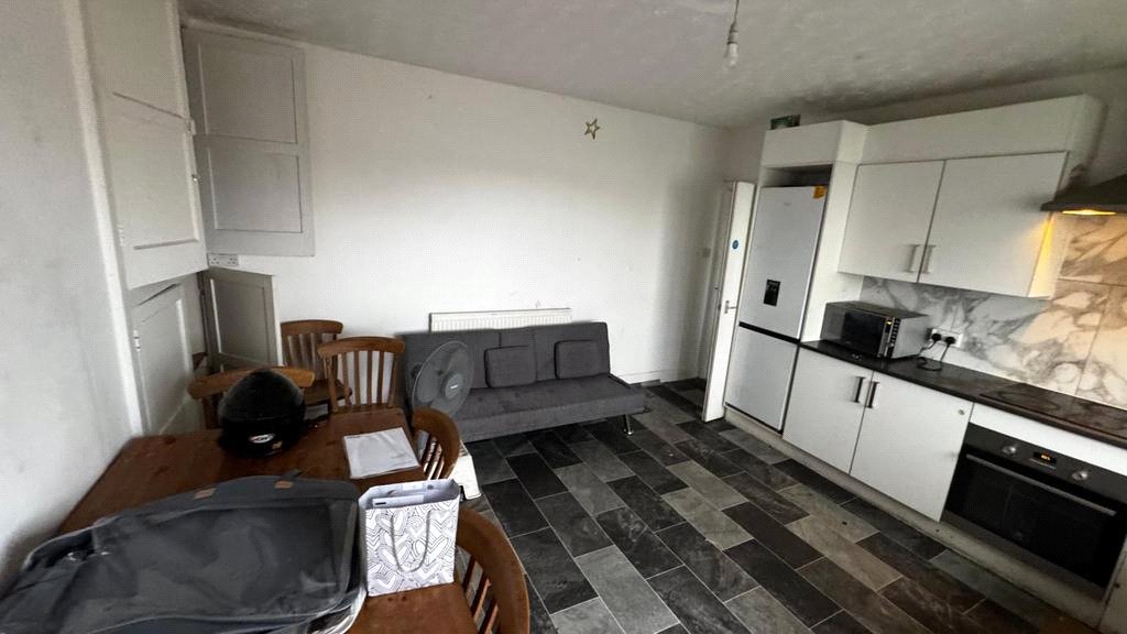 Market Prade, Hampton Road West, 3a, Feltham, London photo 5