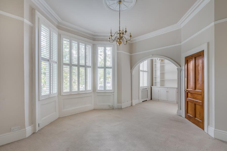 2 bedroom flat for sale 0
