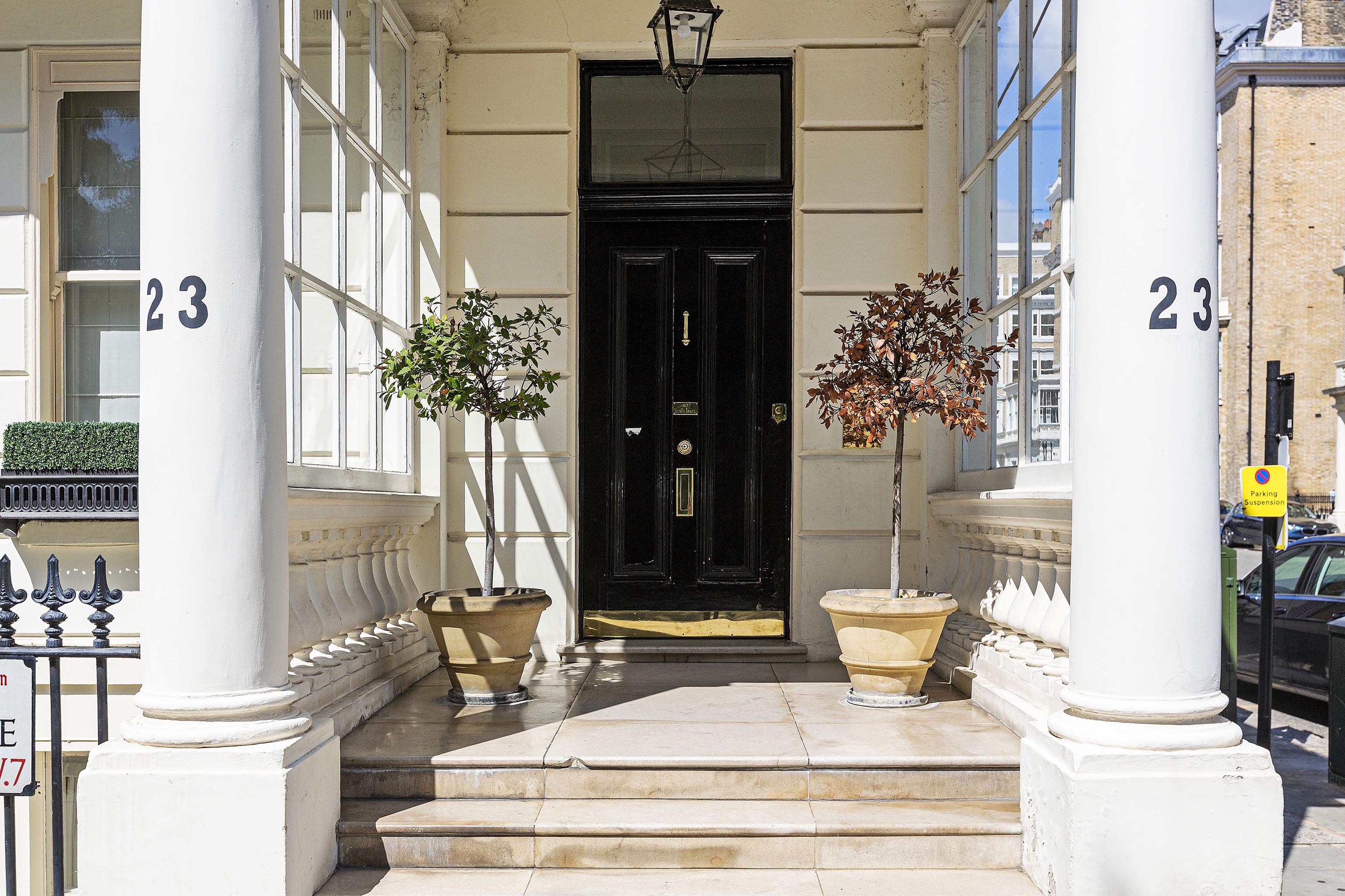 4 bedroom flat for sale 0