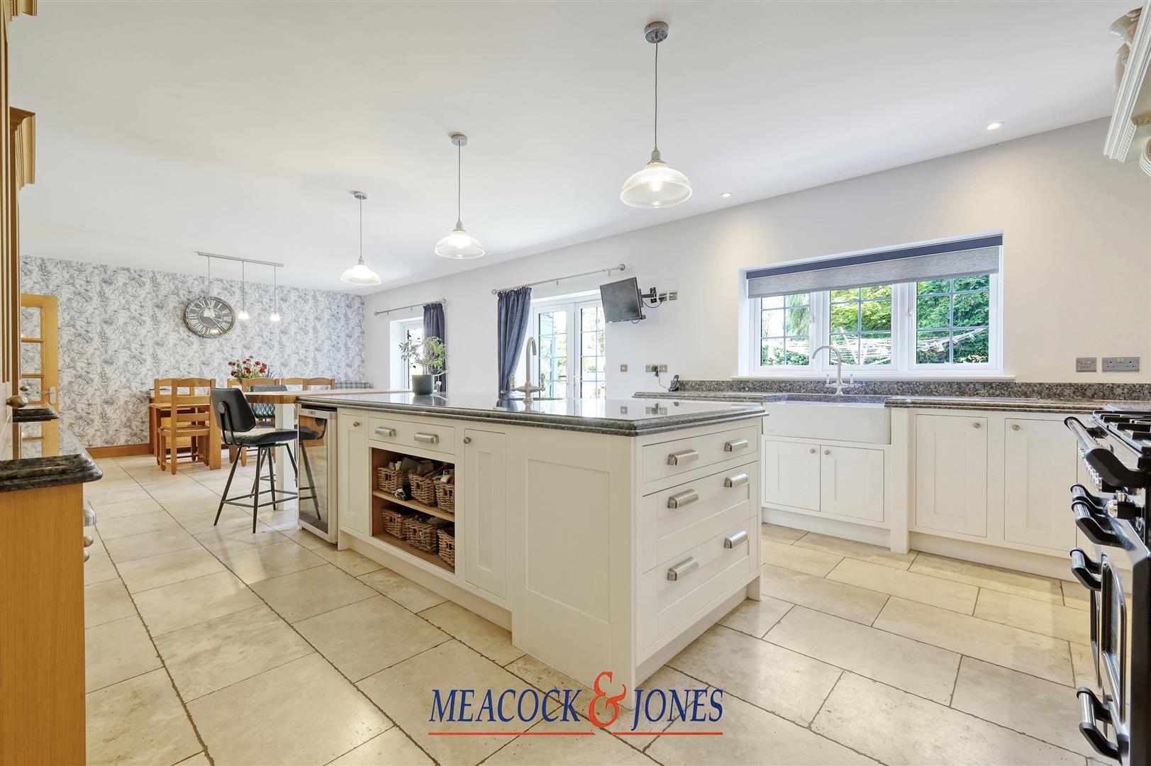 7 bedroom detached house for sale 0