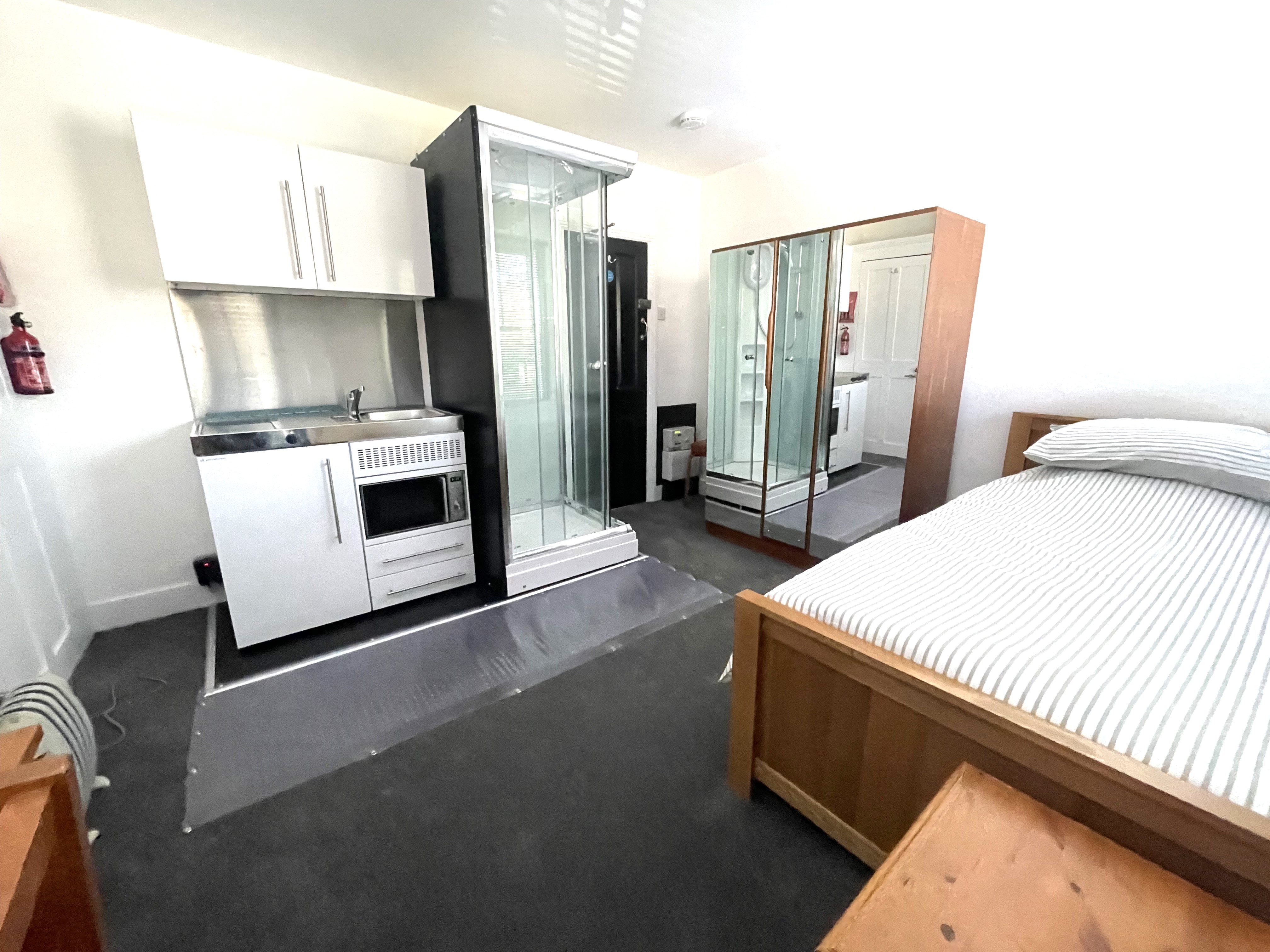 20, Muriel Avenue, WATFORD photo 3