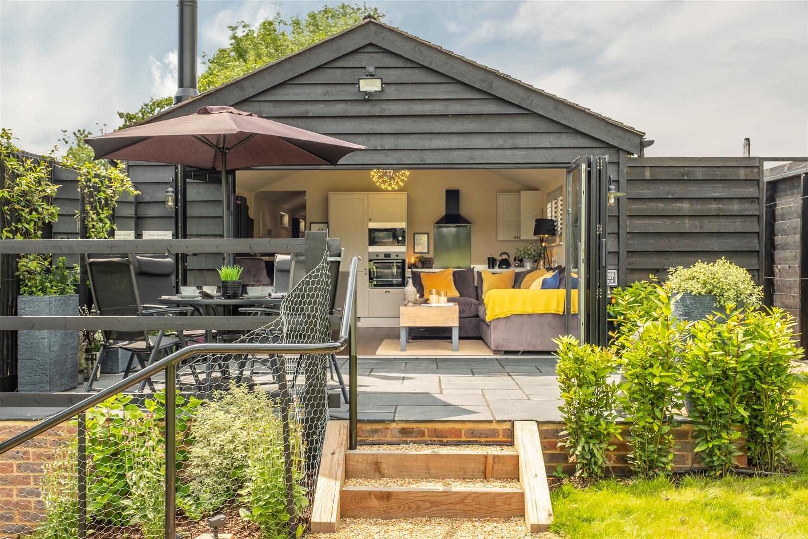 The Haybarn, Ockley Road, Cranleigh photo 3