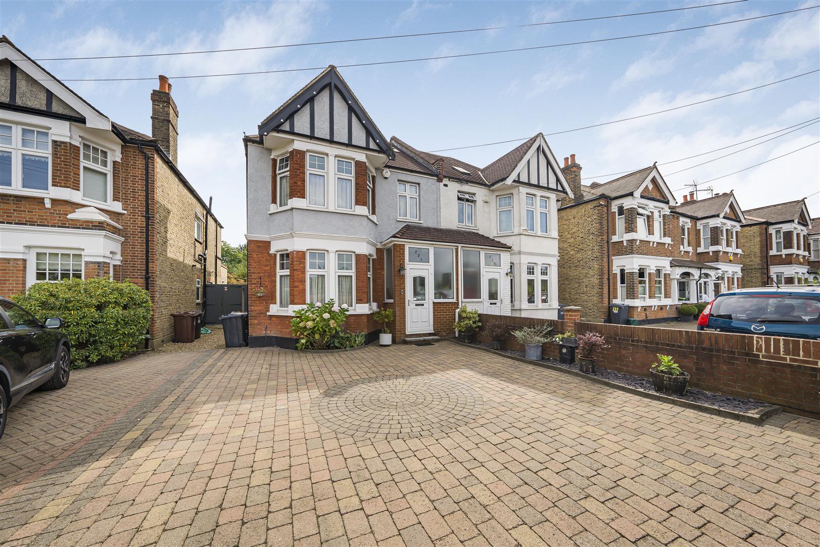 6 bedroom semi-detached house for sale in Isleworth