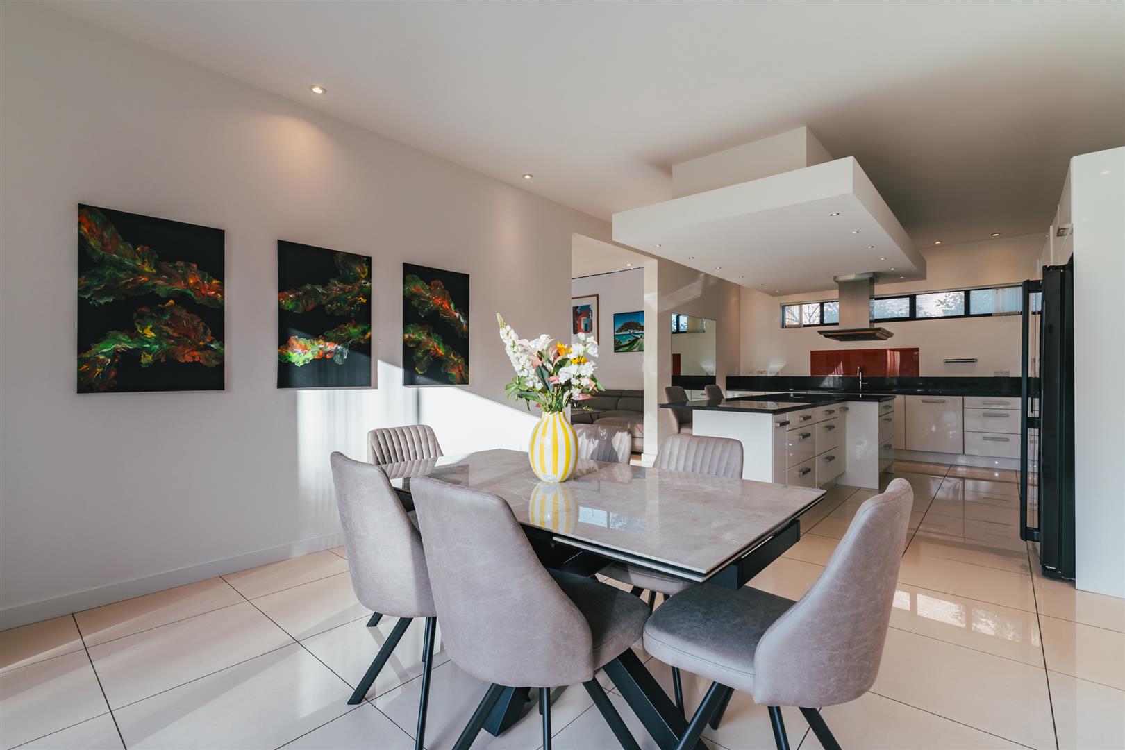 6 bedroom detached house for sale 0