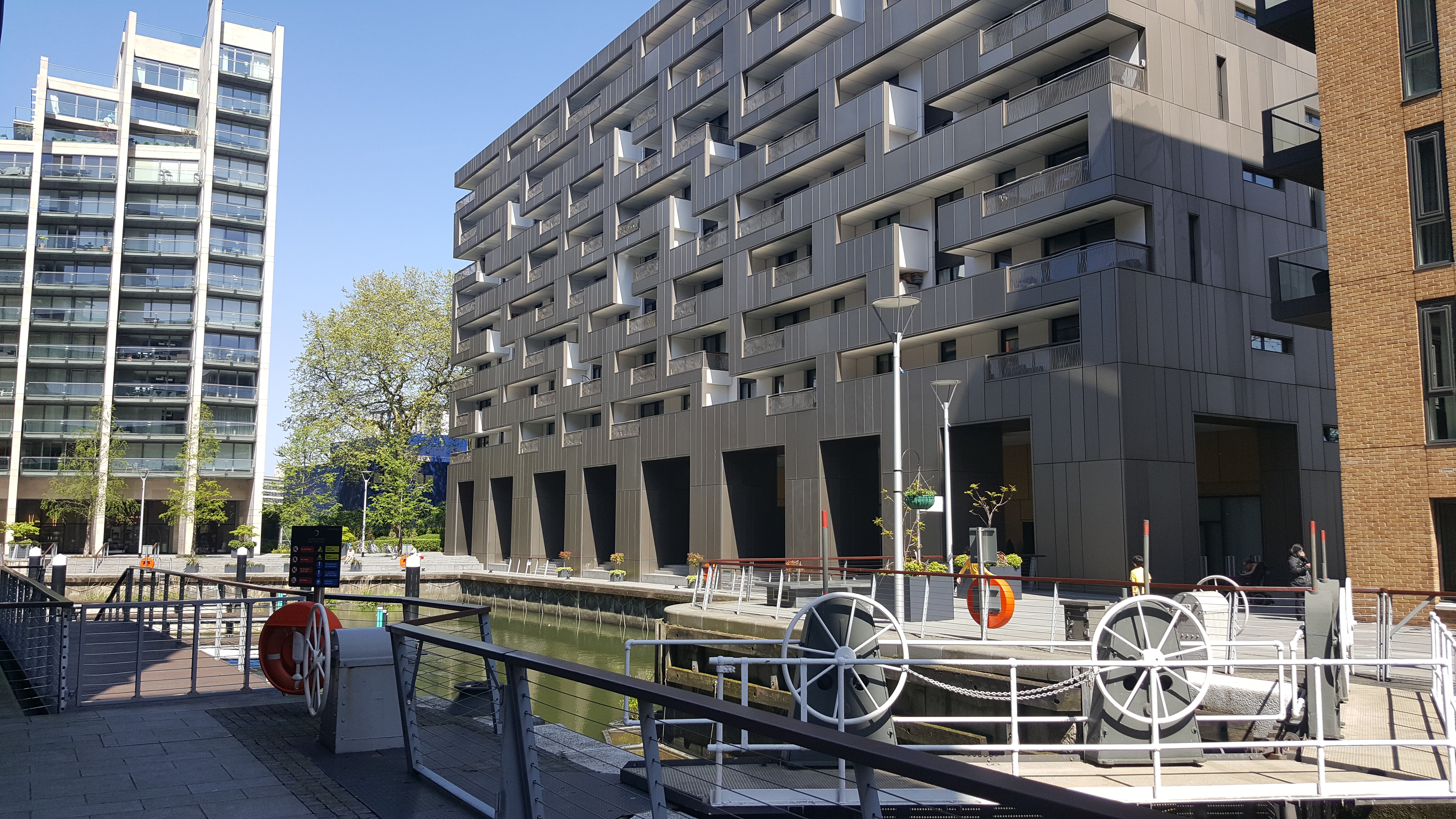 3 bedroom flat for sale 0