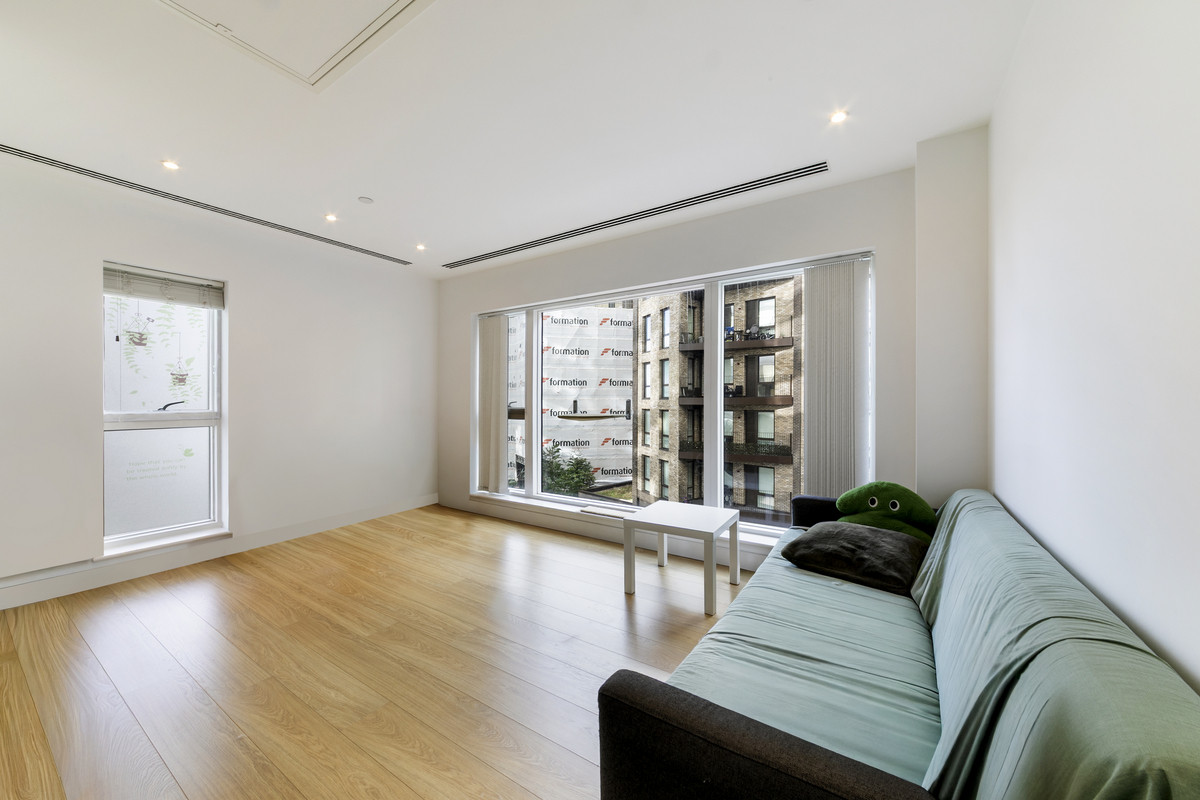Flat Flat 21, 43, Cherry Orchard Road, Croydon photo 2
