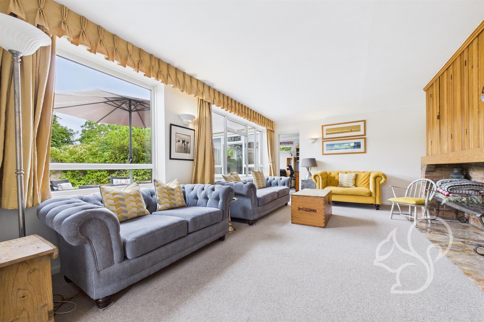 4 bedroom detached house for sale 0