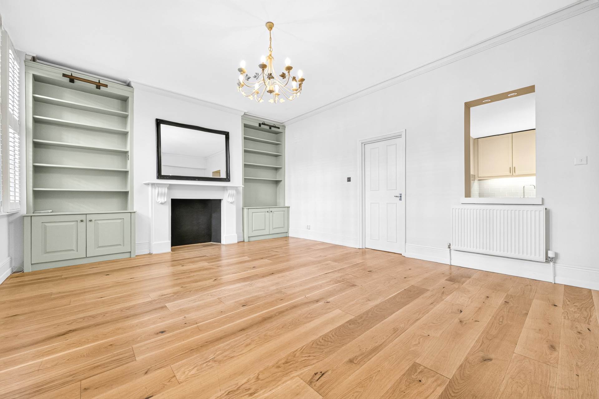 Basement Flat, St George`s Drive, London photo 4