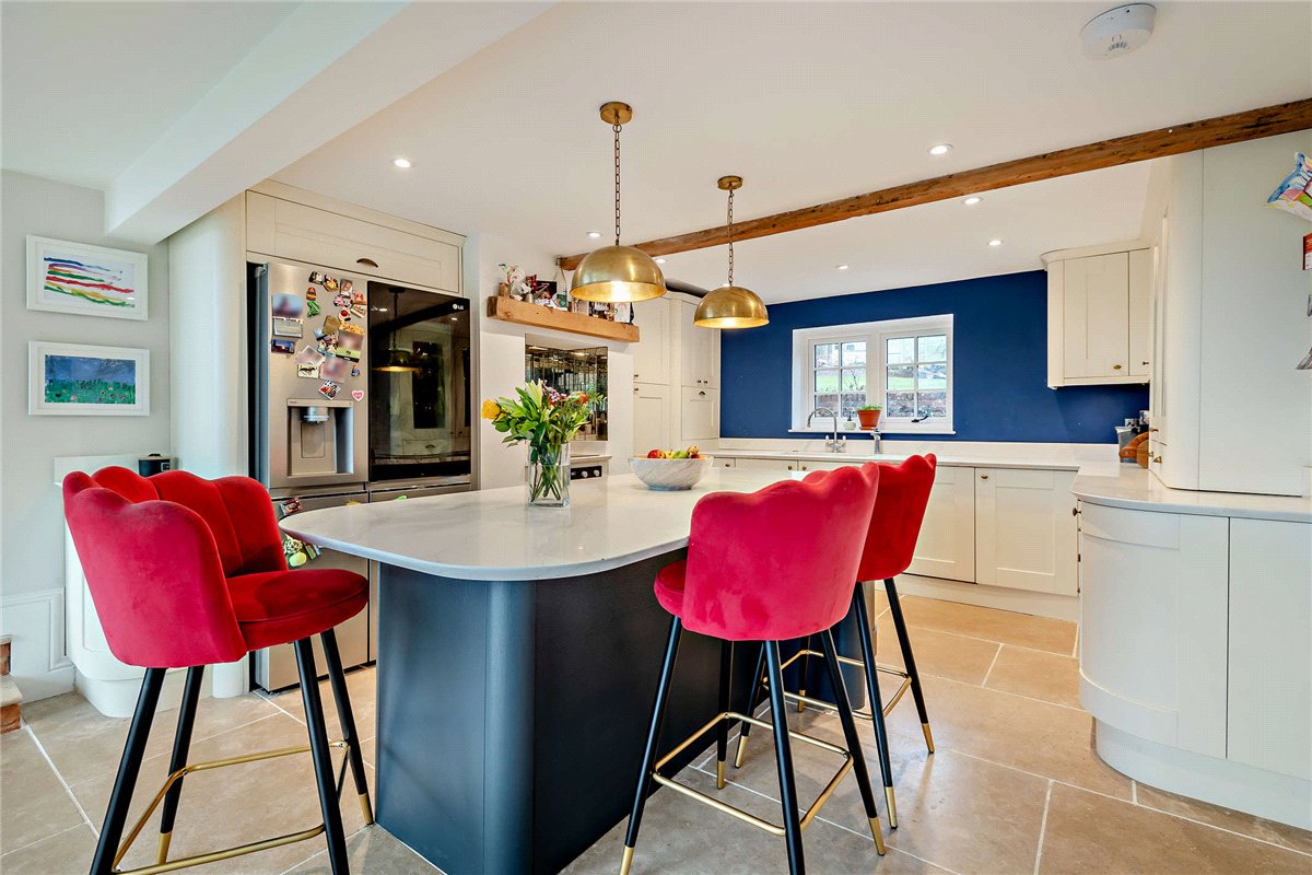 5 bedroom detached house for sale 0