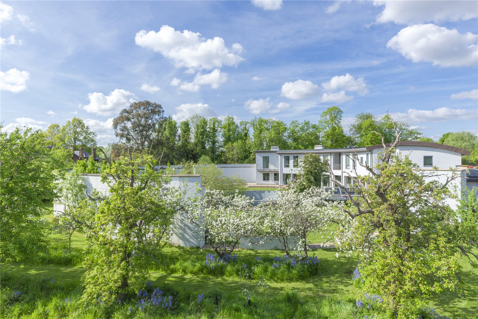 6 bedroom detached house for sale 0