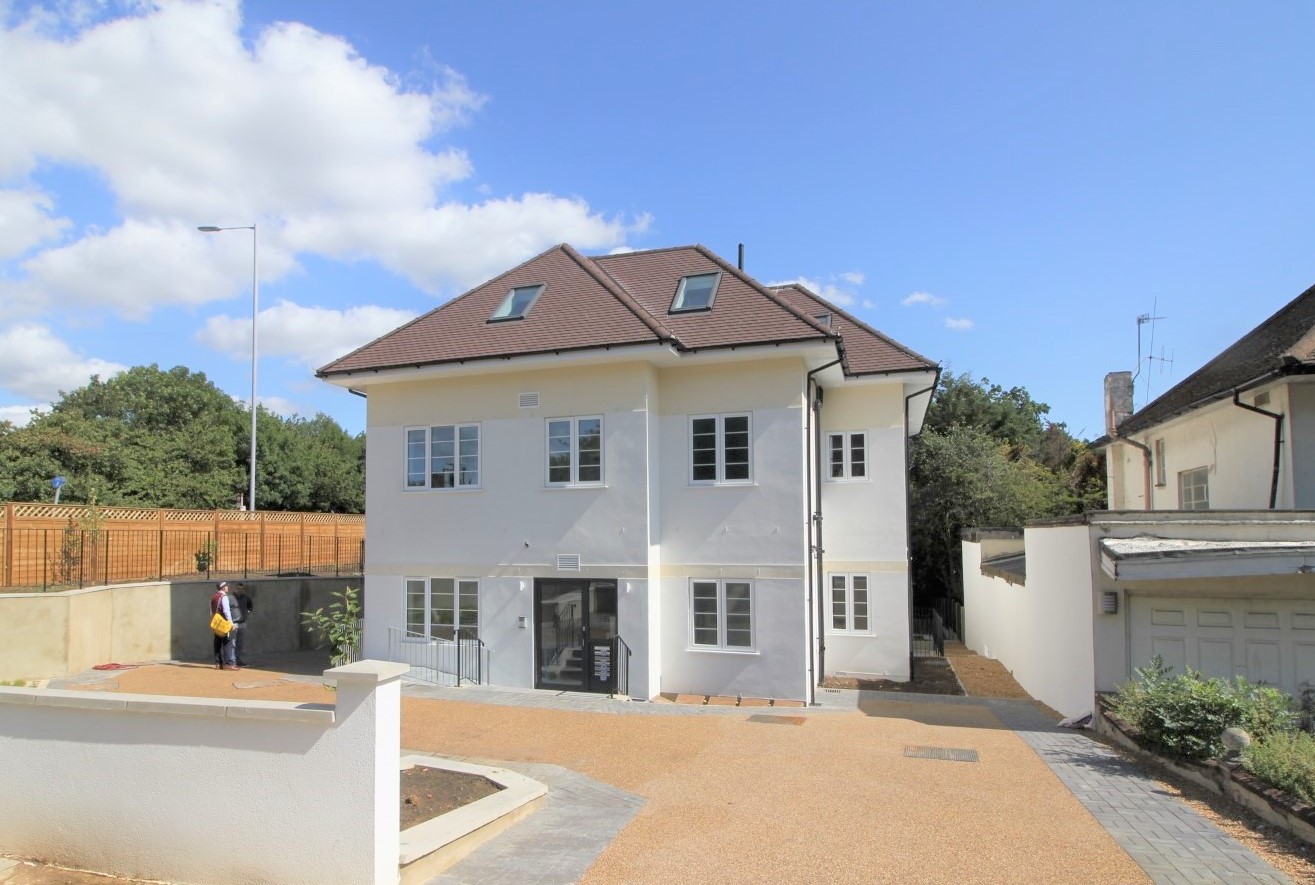 5 bedroom semi-detached house for sale in London