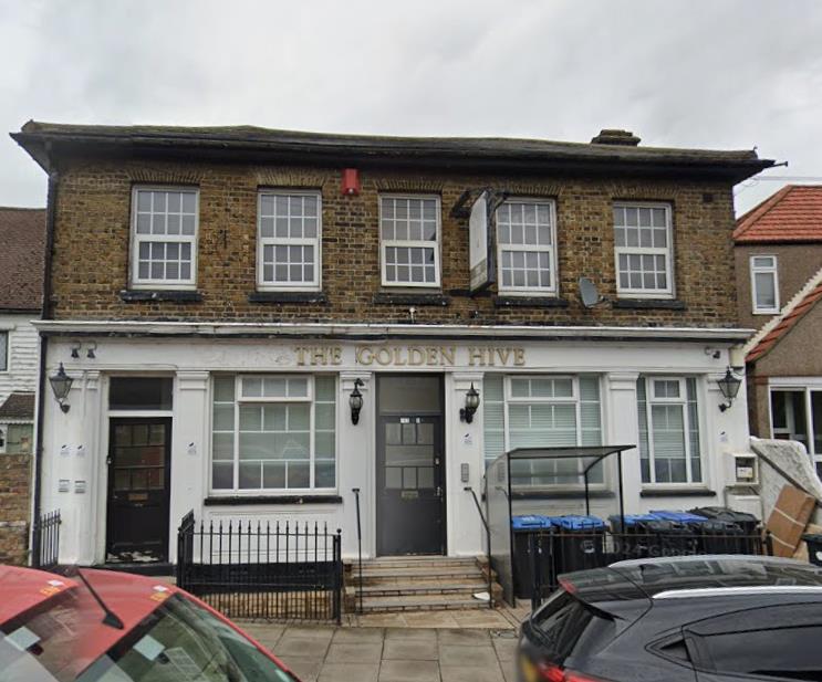 Flat 3, 102, Green Street, Enfield photo 2