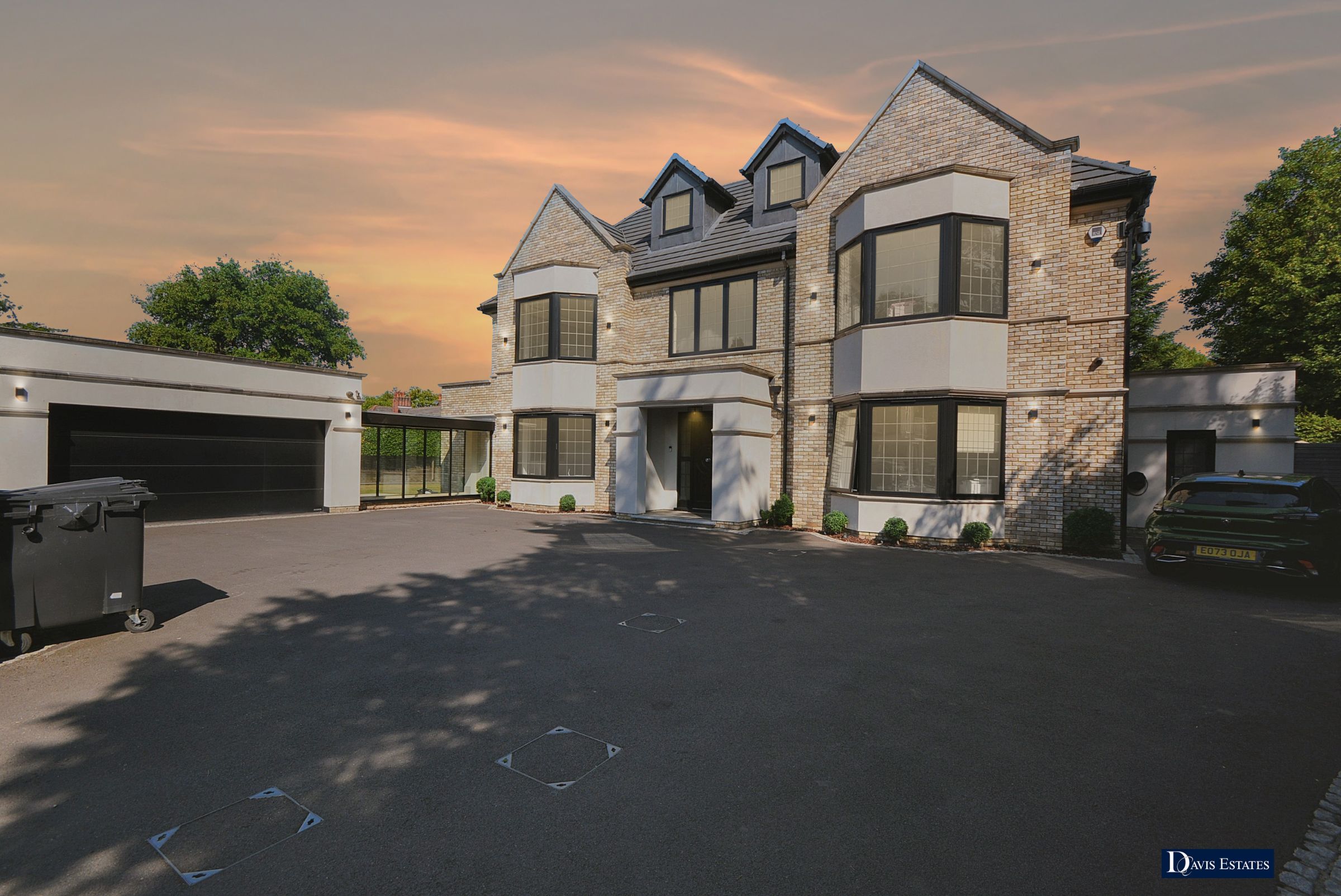 3 bedroom flat for sale