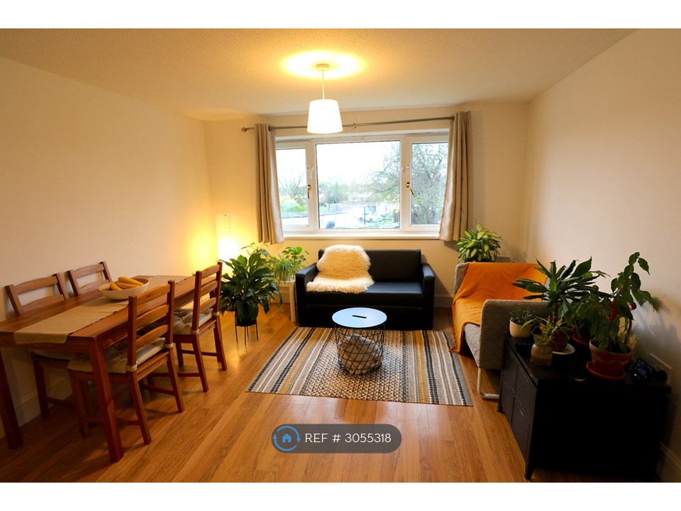 Flat   Charles Crescent, Harrow, London photo 2