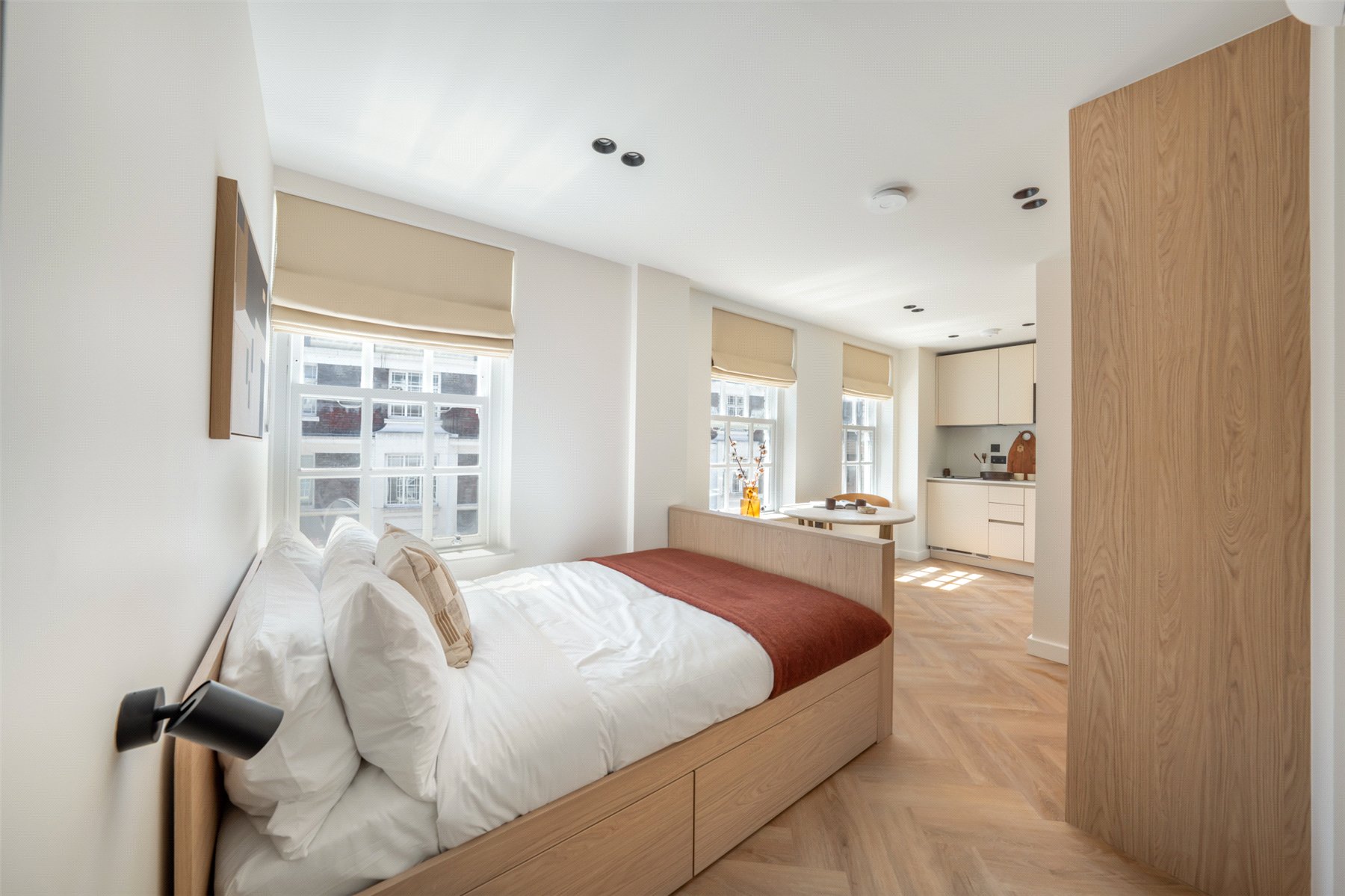 306, 56-60, Weymouth Street, London photo 2