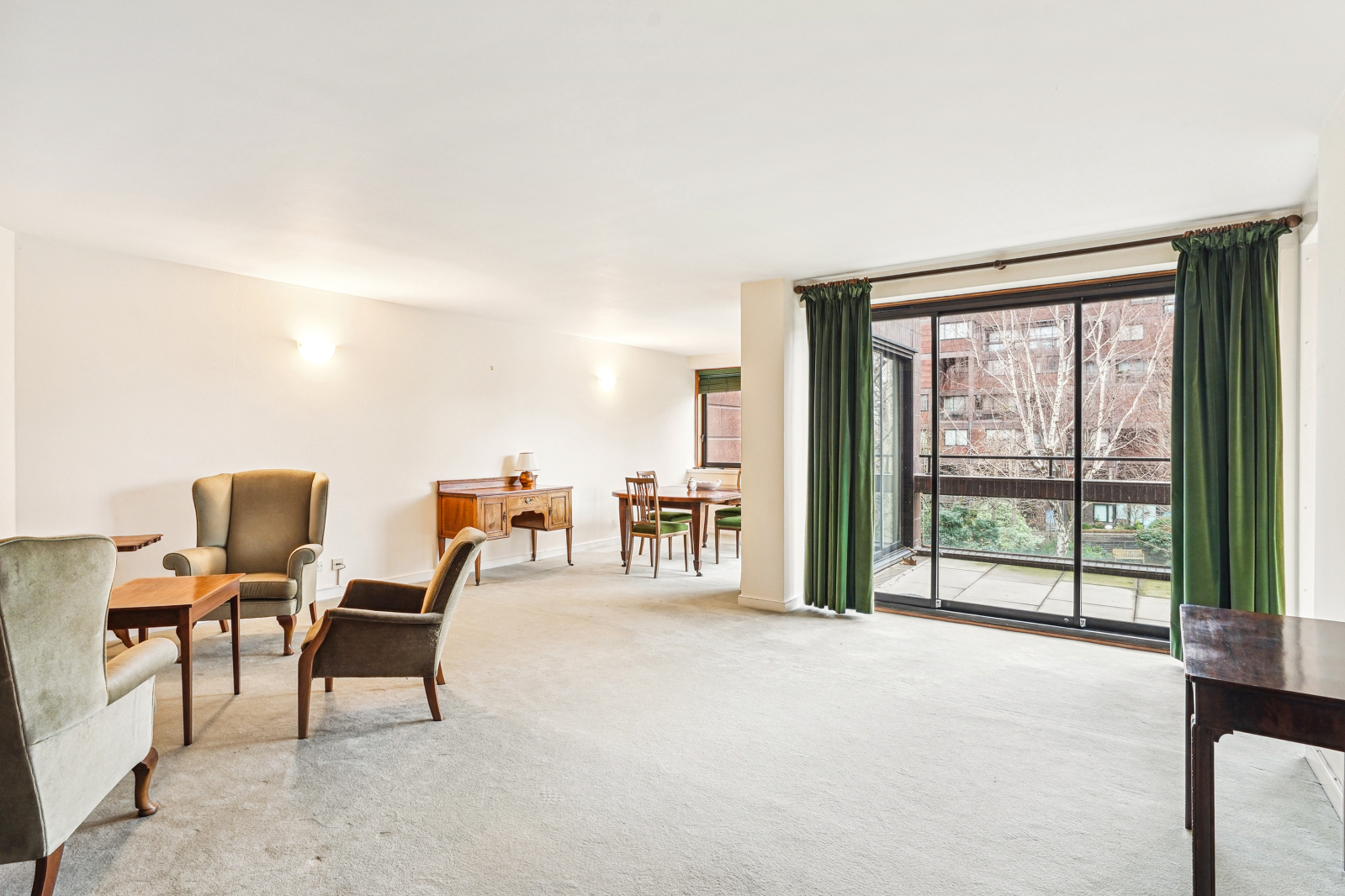 3 bedroom flat for sale 0