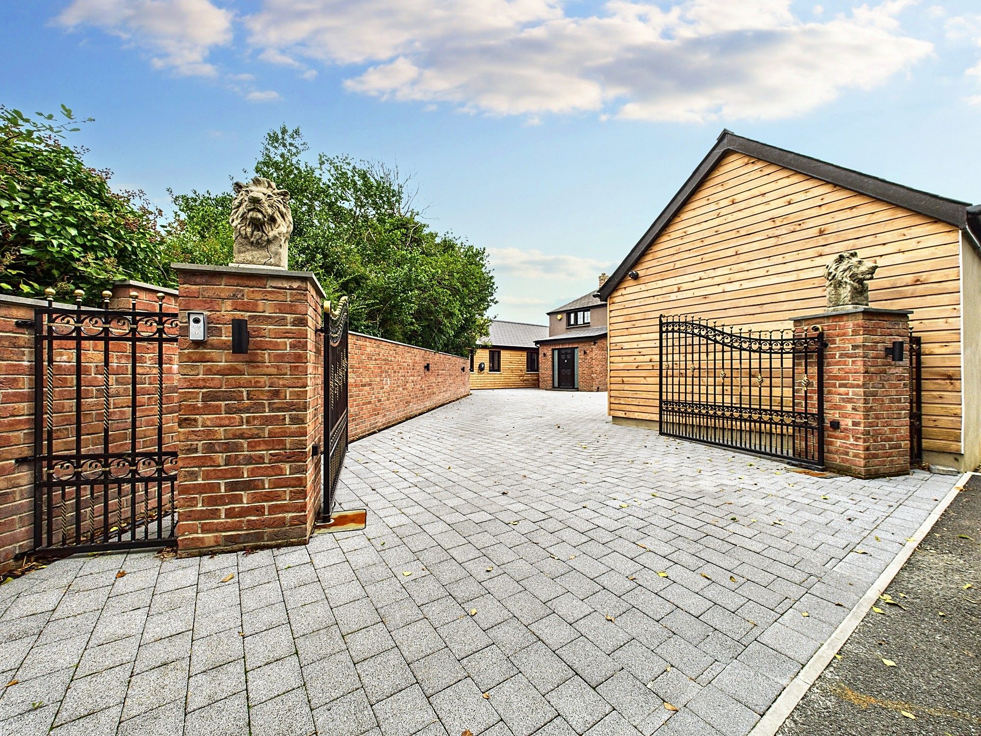 Priory Farm Hammond Avenue, Haverfordwest photo 4