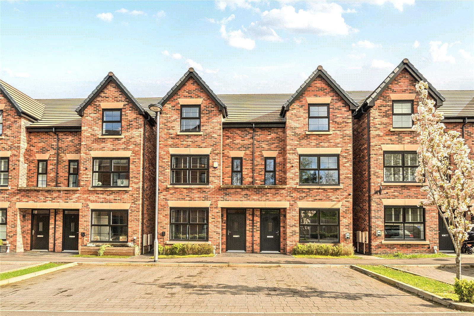 5, Foundry Close, Manchester photo 2