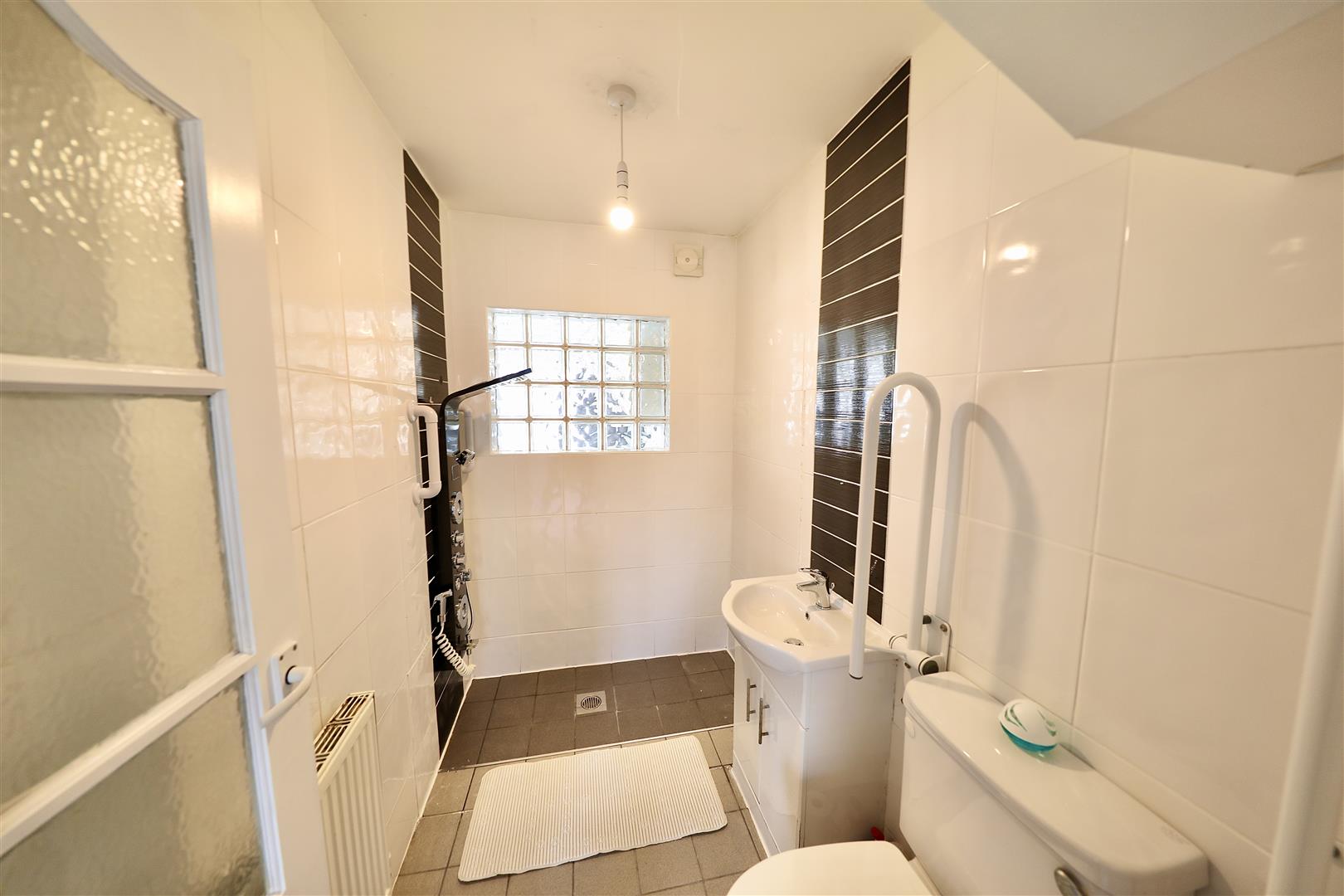 Photos of Cranbrook Avenue, Hull HU6 66686867 PrimeLocation