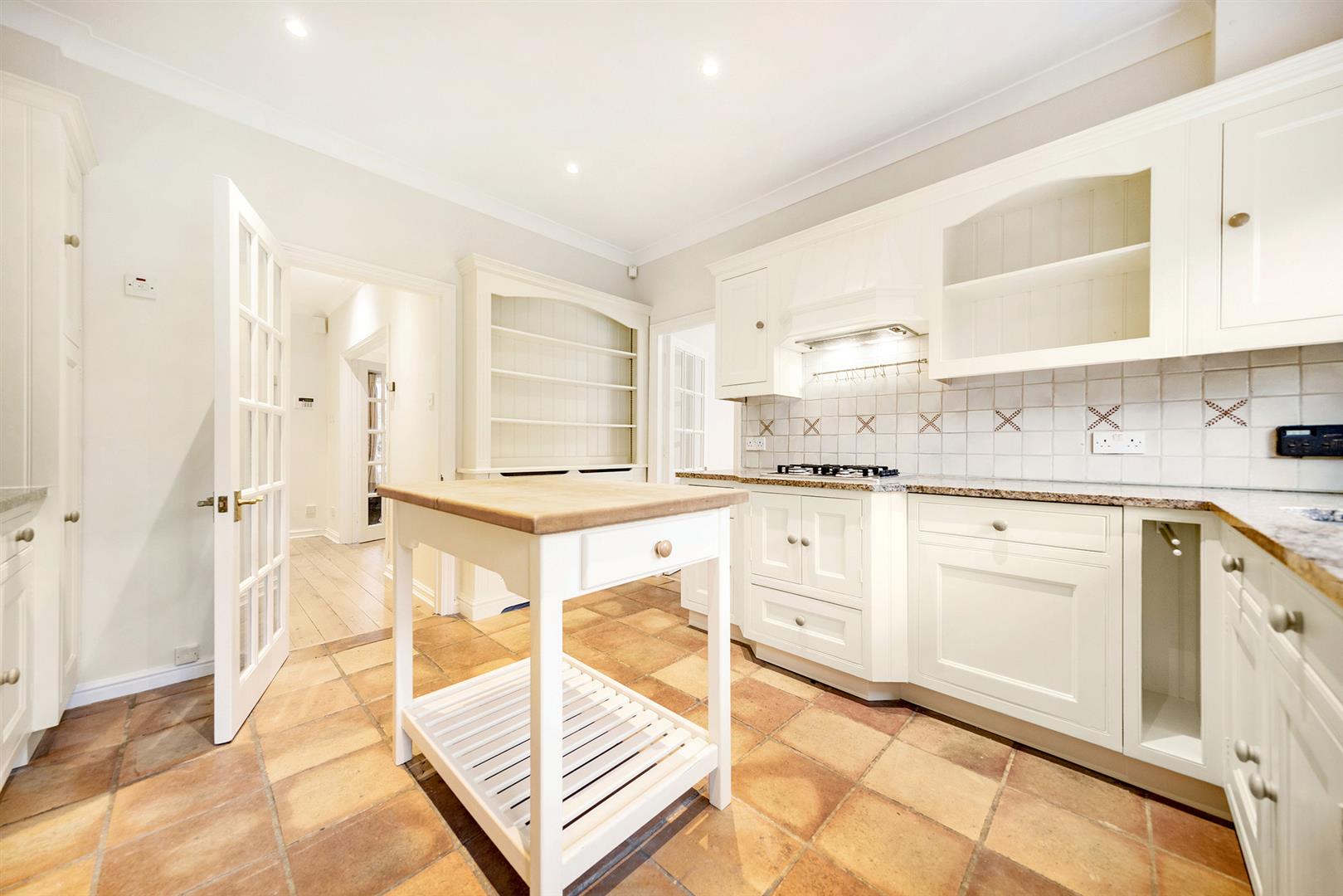 33, Gwendolen Avenue, London photo 4