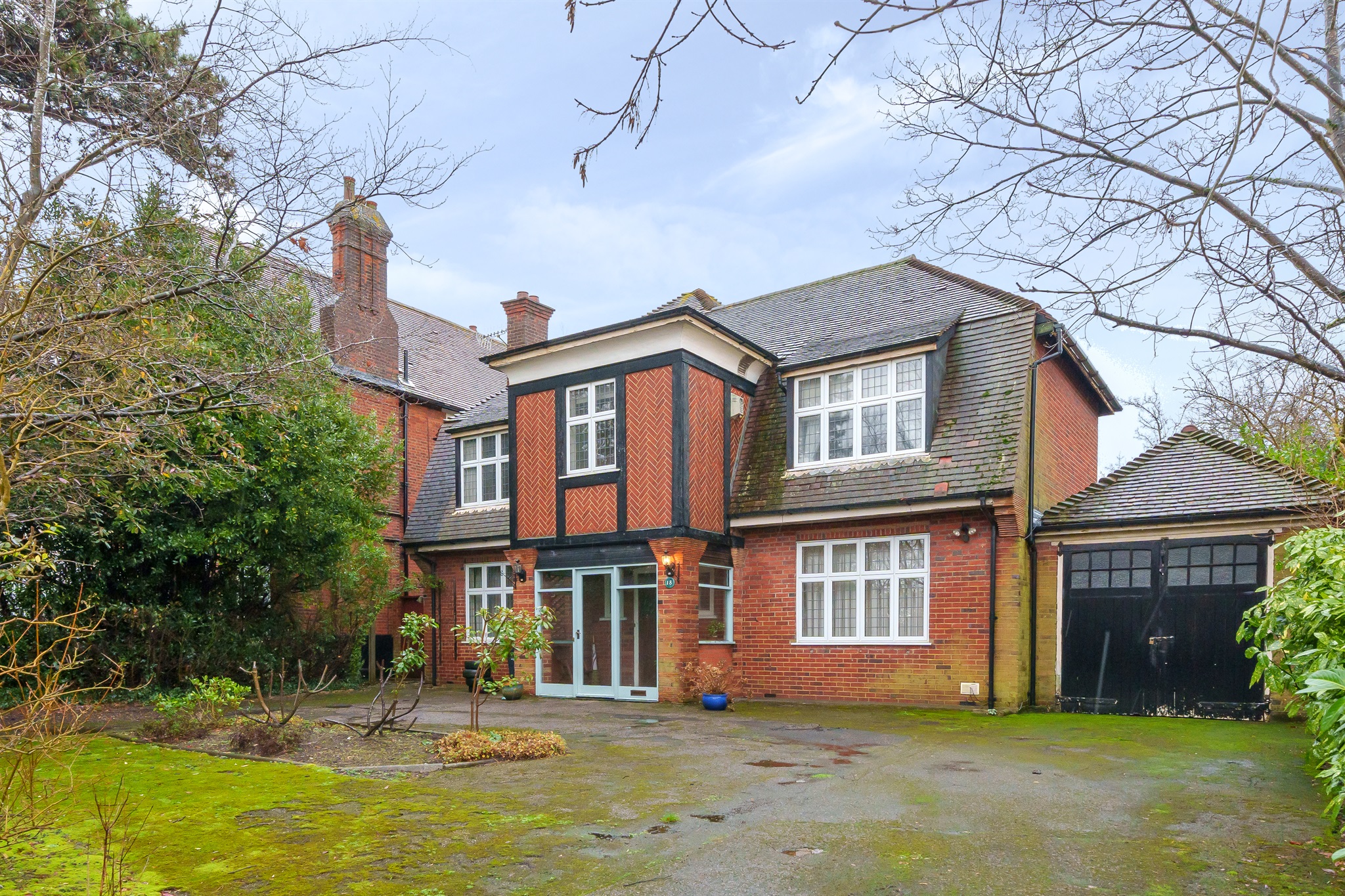 4 bedroom detached house for sale 0