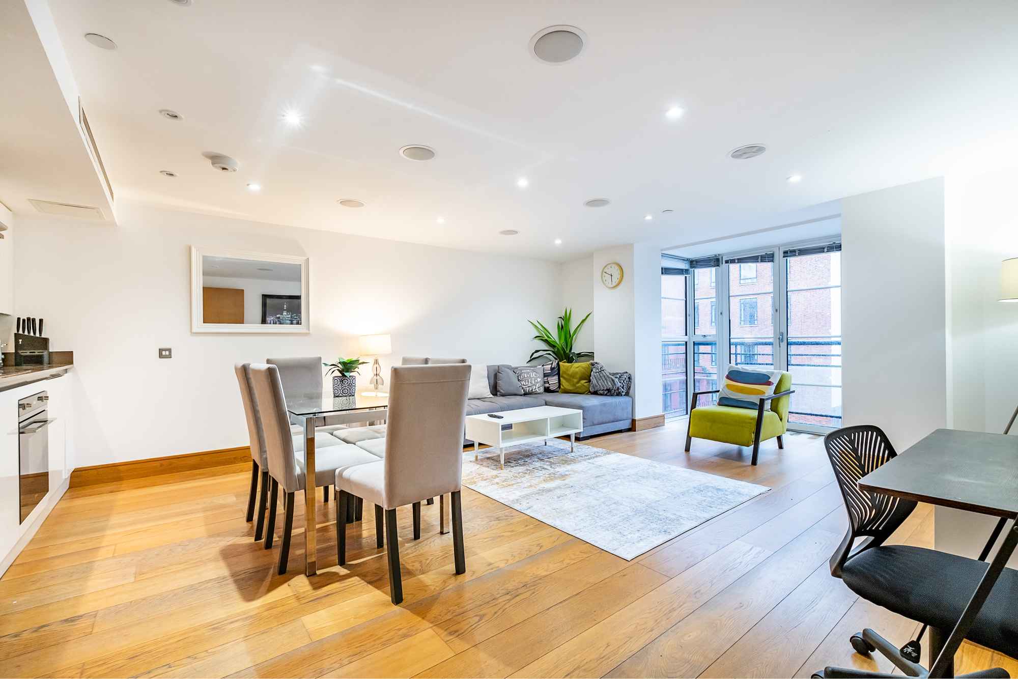 3 bedroom flat for sale 0