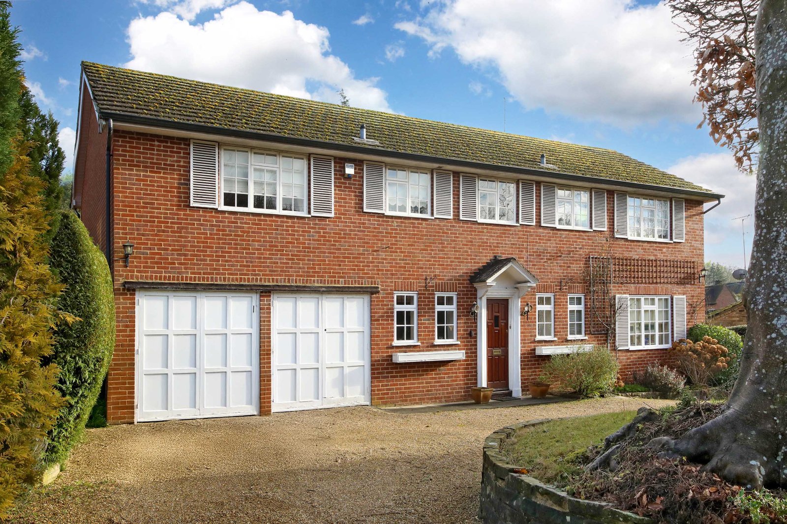 5 bedroom detached house for sale 0