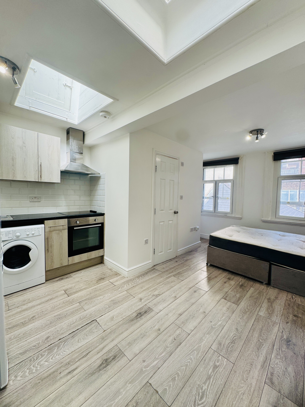 Flat 10, 45 High Street Croydon, London photo 5