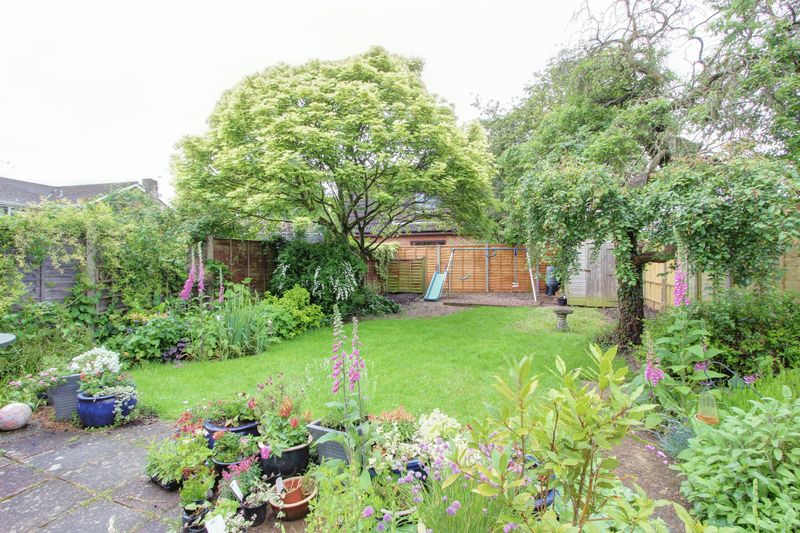 Free property report 39 Northlands Road, Romsey, SO51 5SA Chimnie