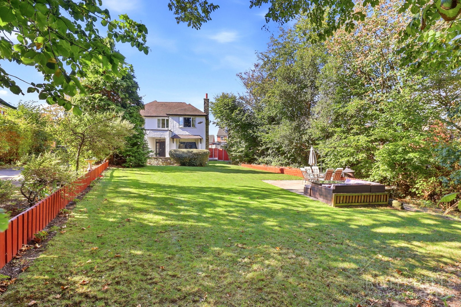 5 bed detached house for sale
