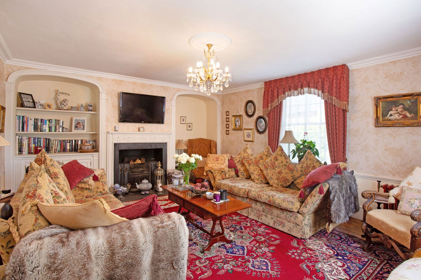 6 bedroom link-detached house for sale 0