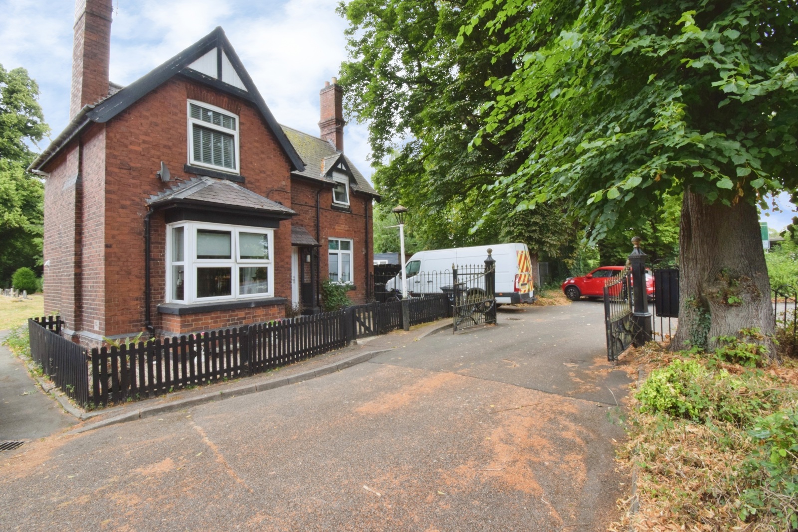 Cemetery House,, Loughborough Road, Leicester photo 3