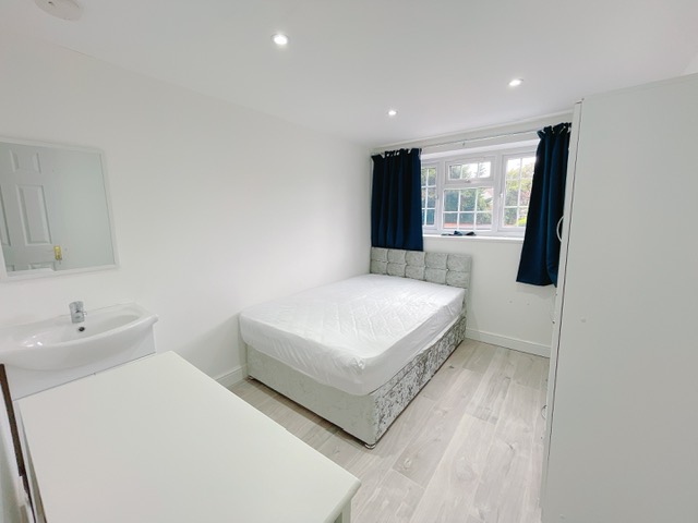 Botwell Lane, Hayes photo 3