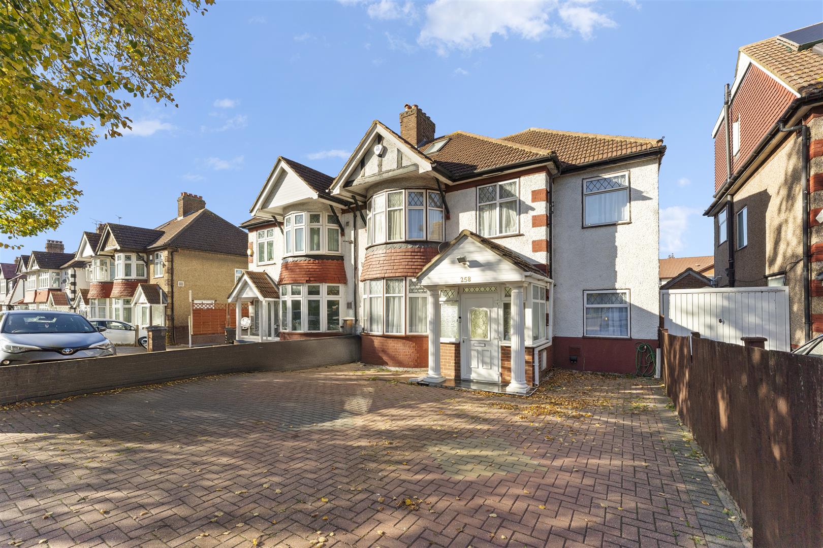 6-bed house on 258, Great West Road, Hounslow, £899,950