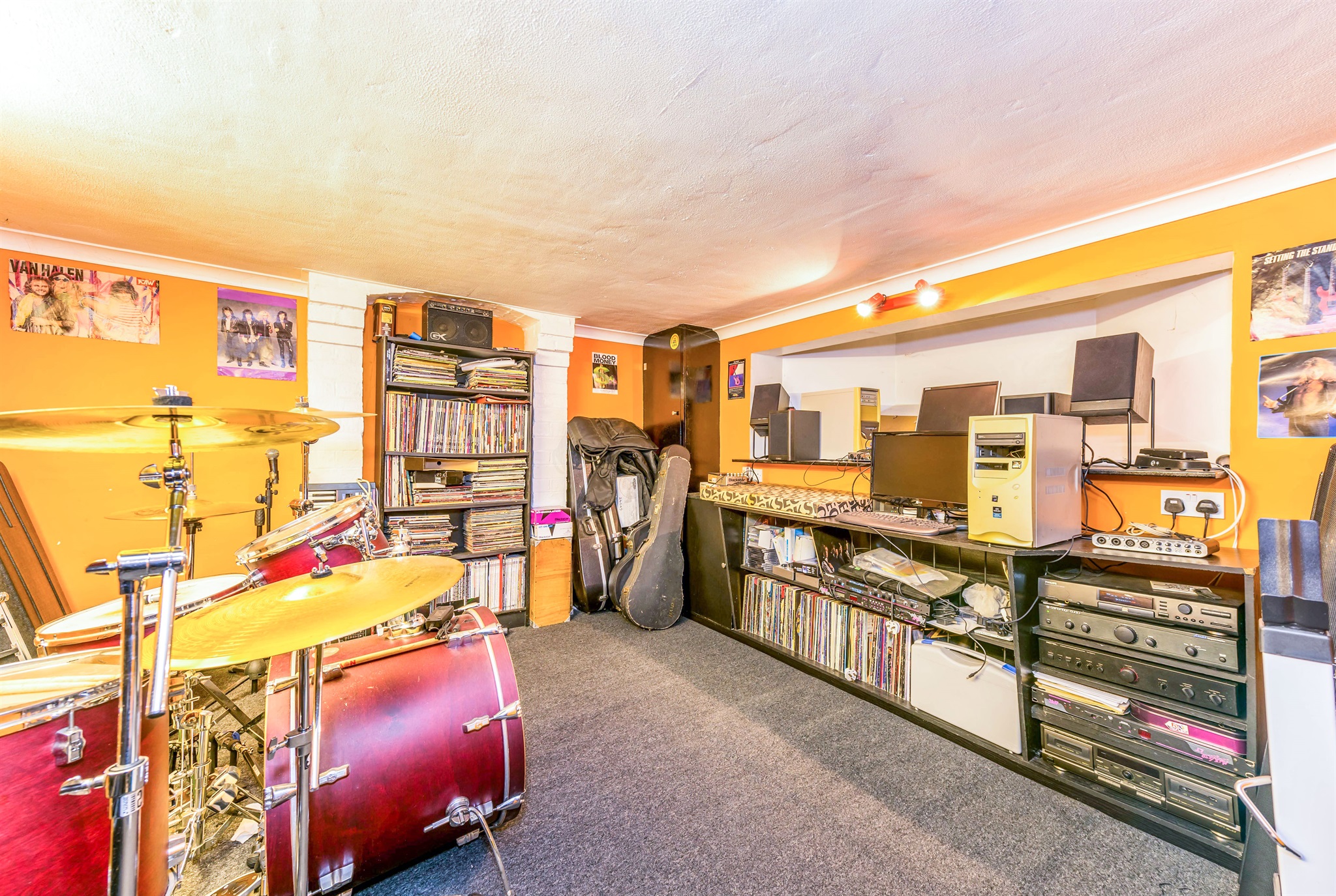 Free property report 145 Clarence Avenue, Northampton, NN2 6NY Chimnie