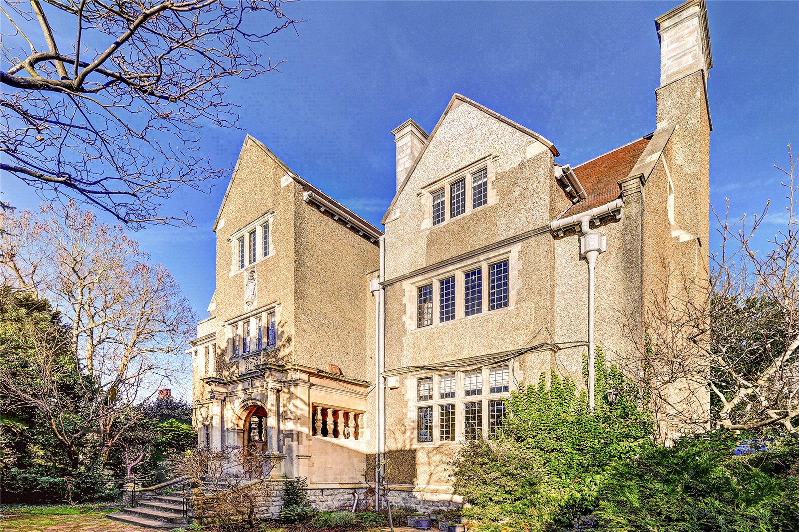 3 bedroom maisonette for sale 0