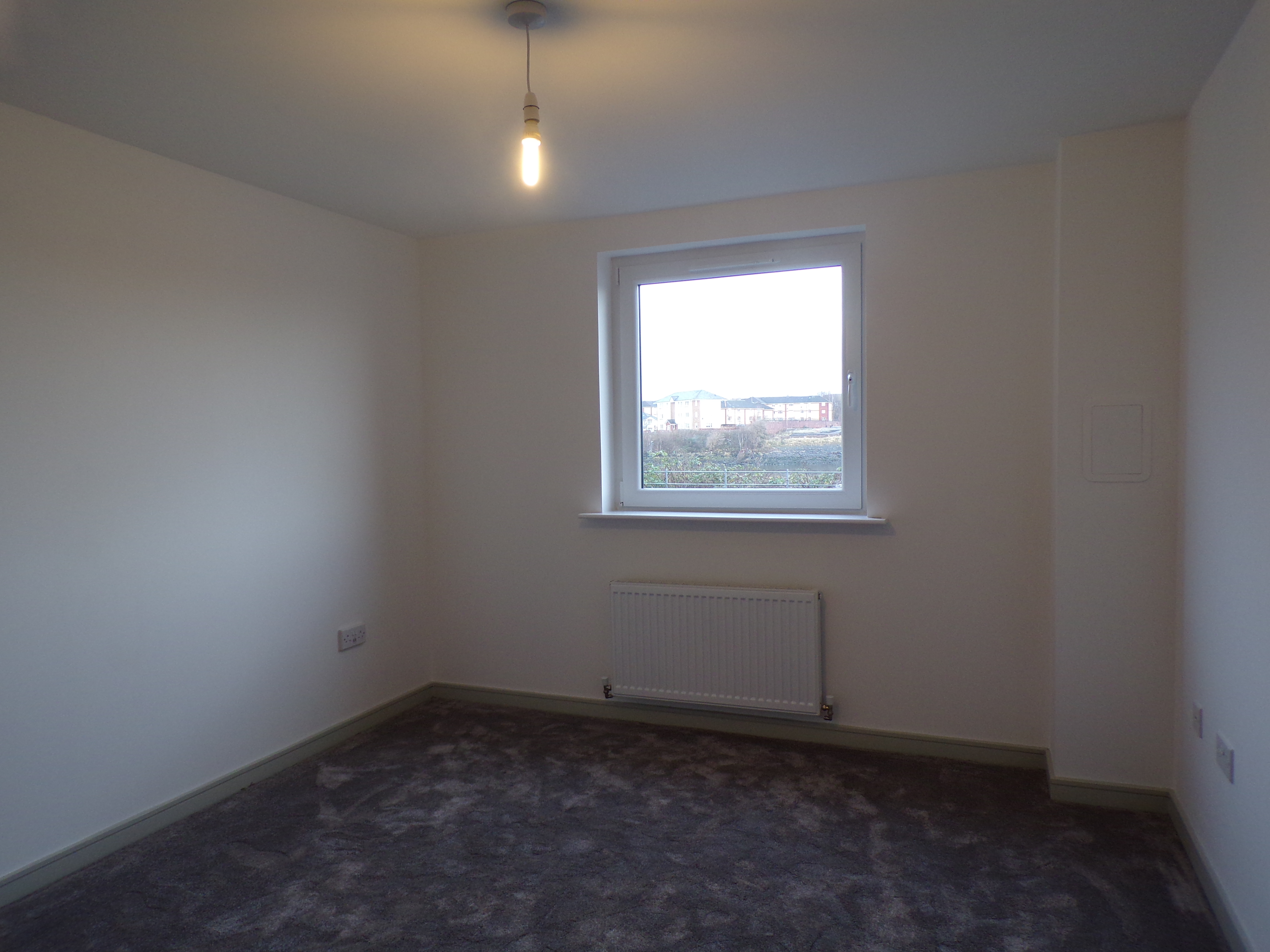 2 Bedrooms Flat to rent in Lapwing Road, Braehead, Renfrew PA4