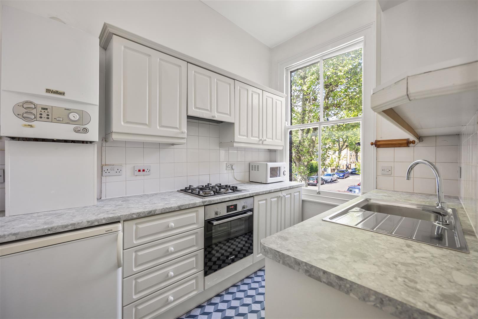 Flat 2, 41, Maygrove Road, London photo 3
