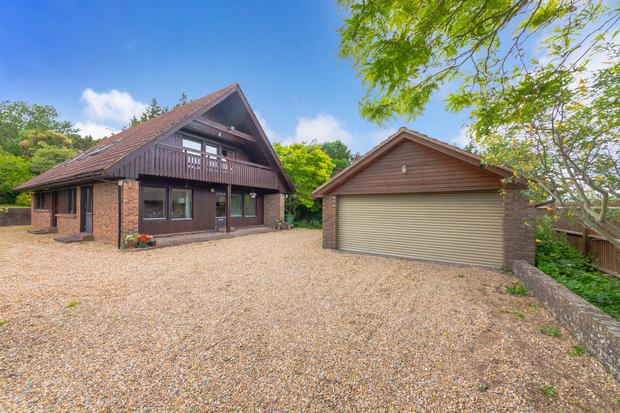 5 bedroom detached house for sale 0
