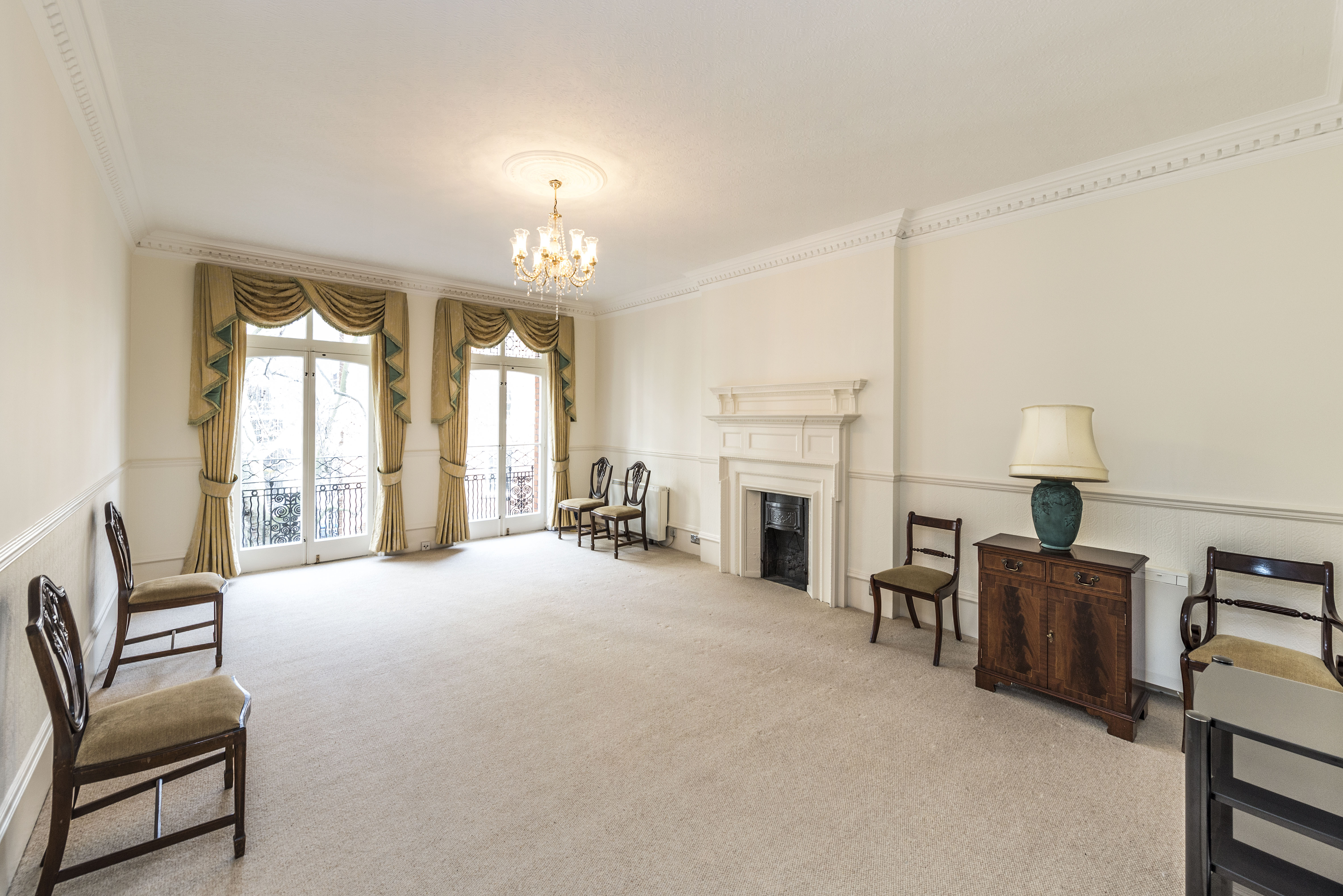 3 bedroom flat for sale 0