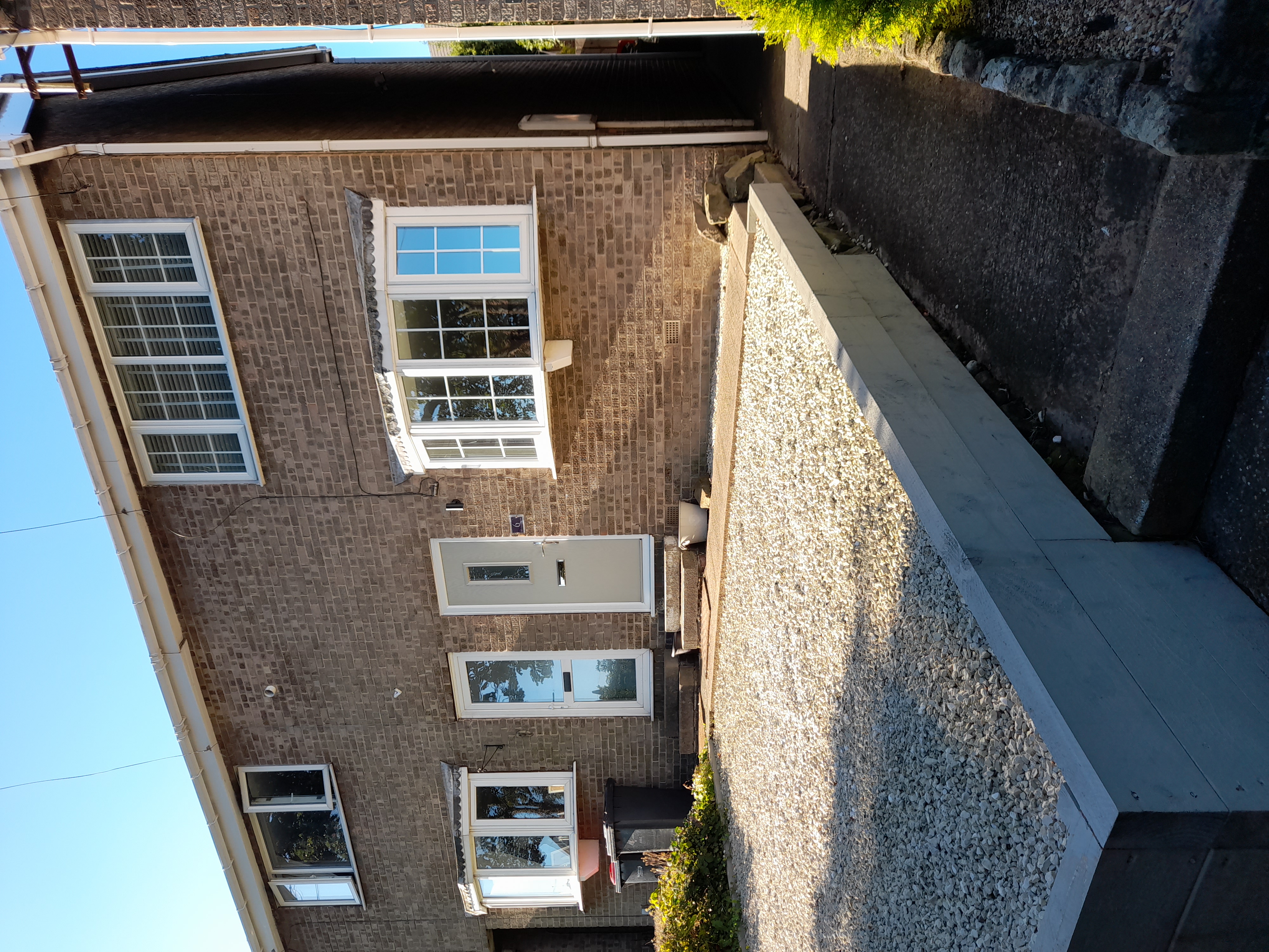 2-bed house on 6, Old Hall Close,  Bramley, Rotherham, £895/mo