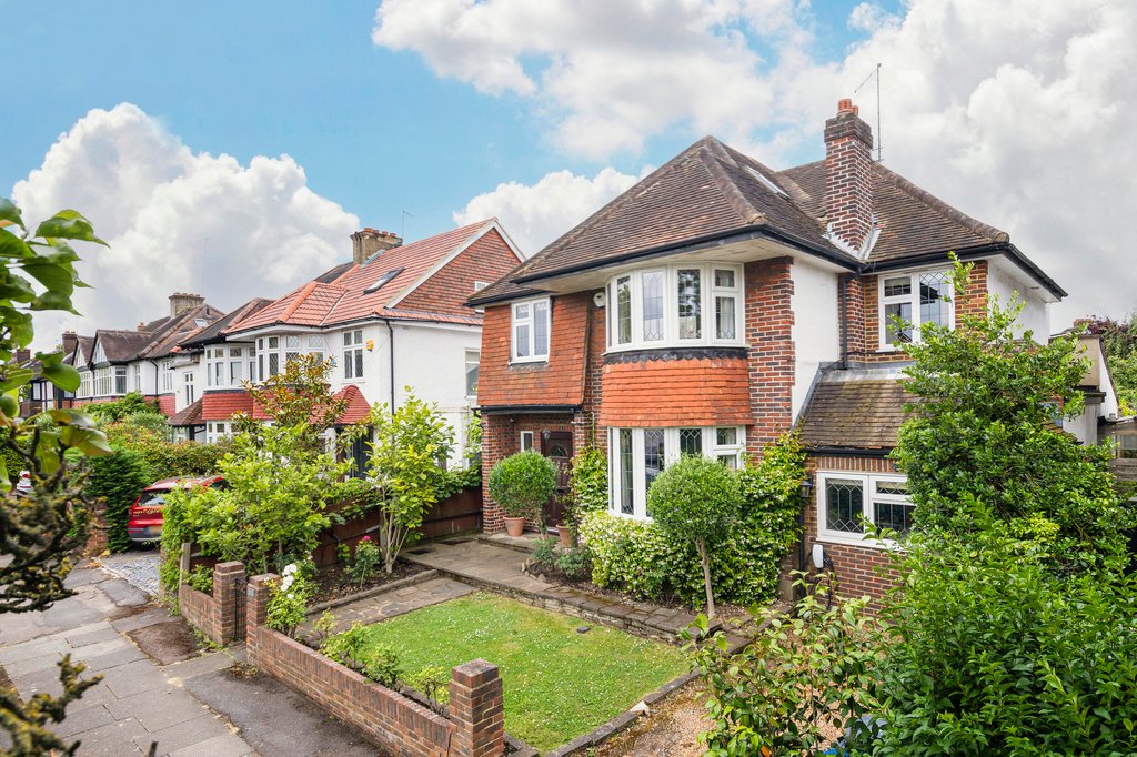 5 bedroom detached house for sale 0