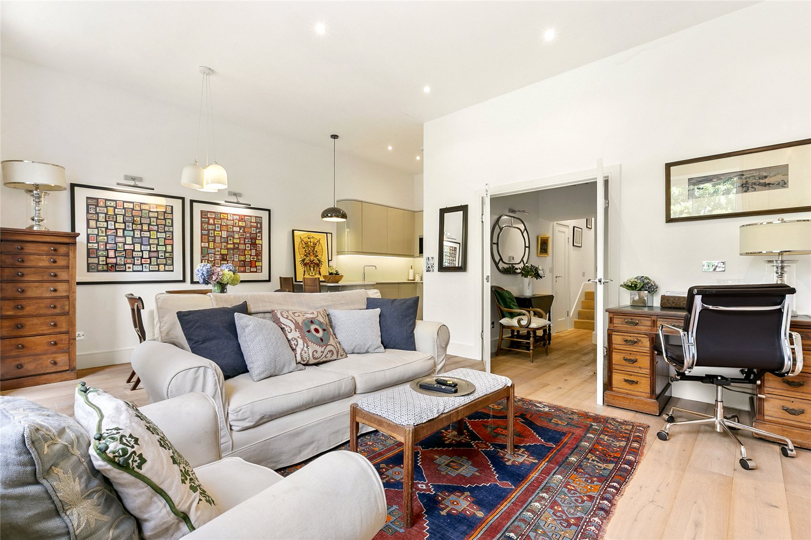 2 bedroom flat for sale 0