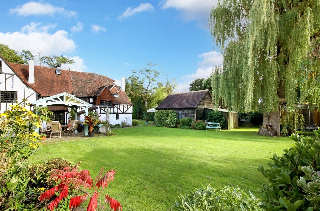 4 bedroom detached house for sale 0