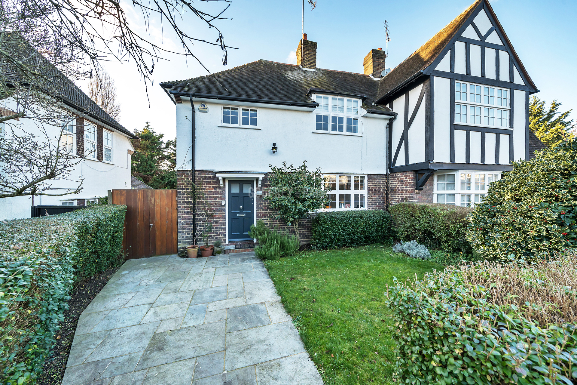 3 bedroom semi-detached house for sale 0