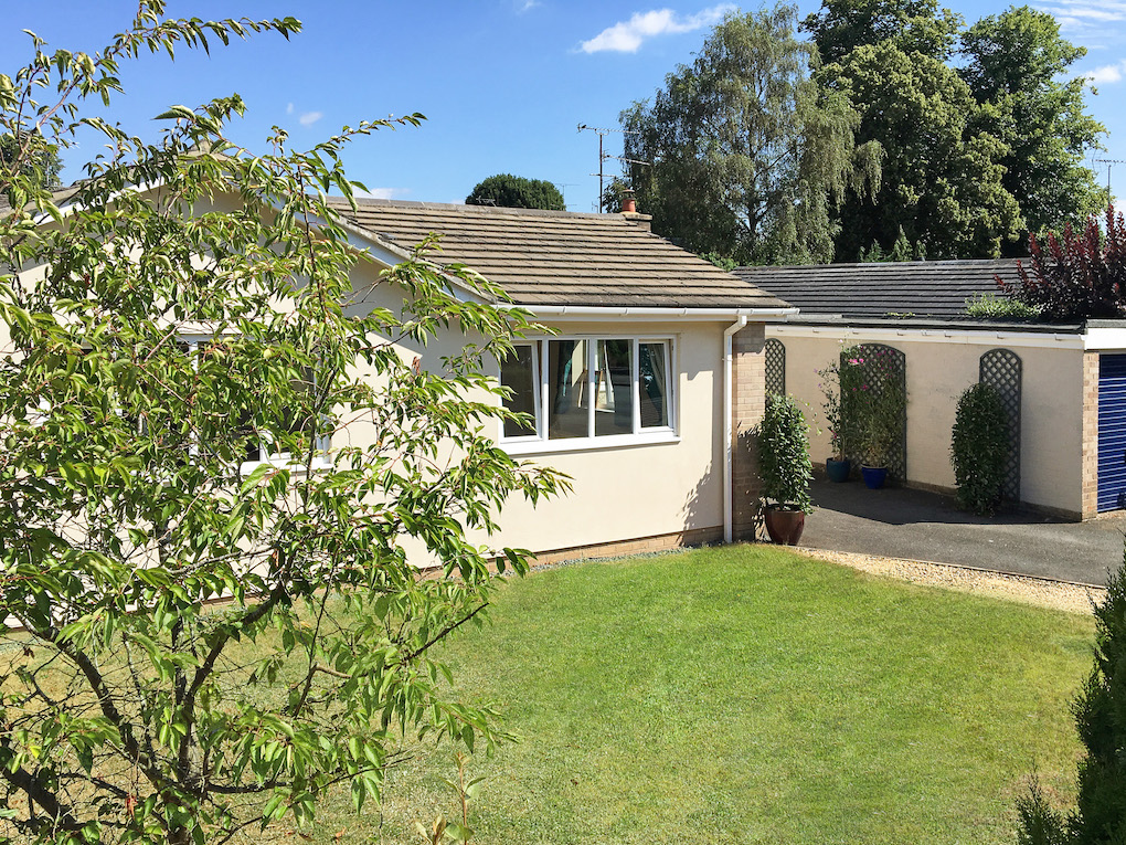Free property report 45 Makins Road, Henleyonthames, RG9 1QA Chimnie