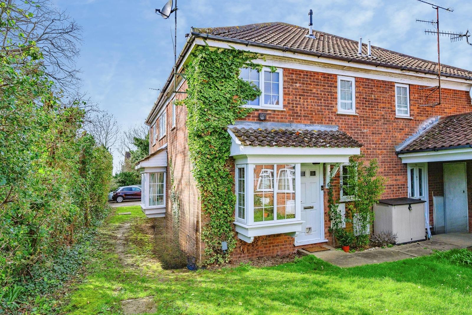 69, Milverton Green, Bedfordshire photo 2