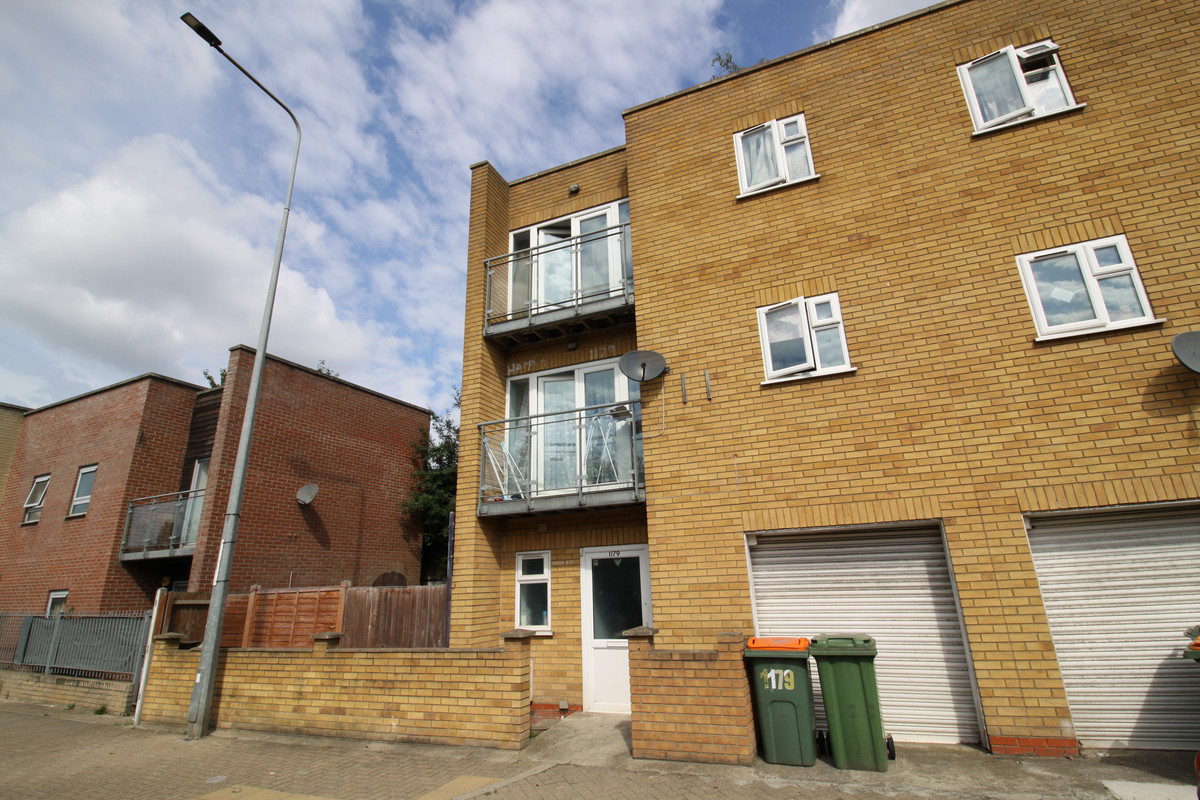 1183, Newham Way, London photo 2